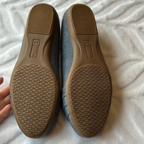 White Mountain Clara Flats - Picture 5 of 7